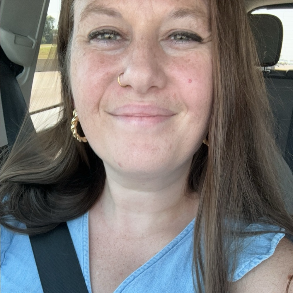 Meet your Posher, Roxanne